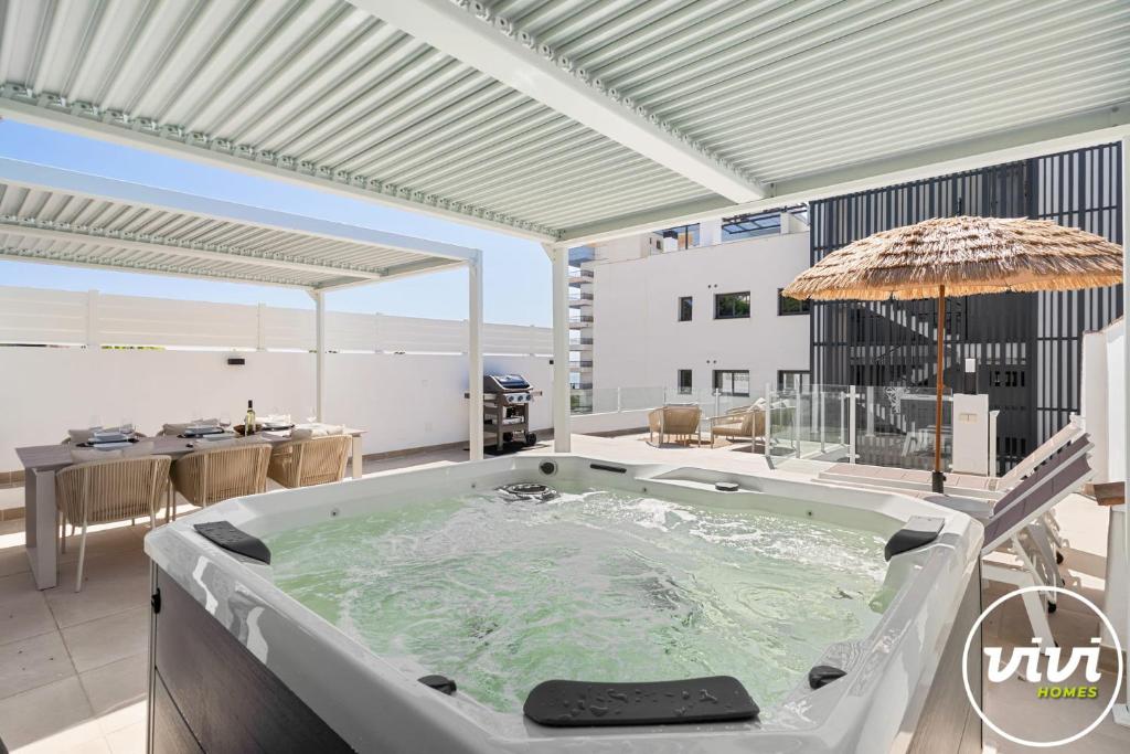 ViVi Homes - Montesol - Terrace - jacuzzi - sea view