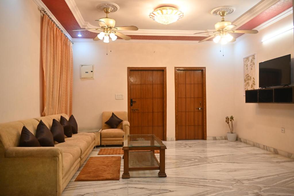 TV/trung tâm giải trí tại Villa Rang E Gulabi