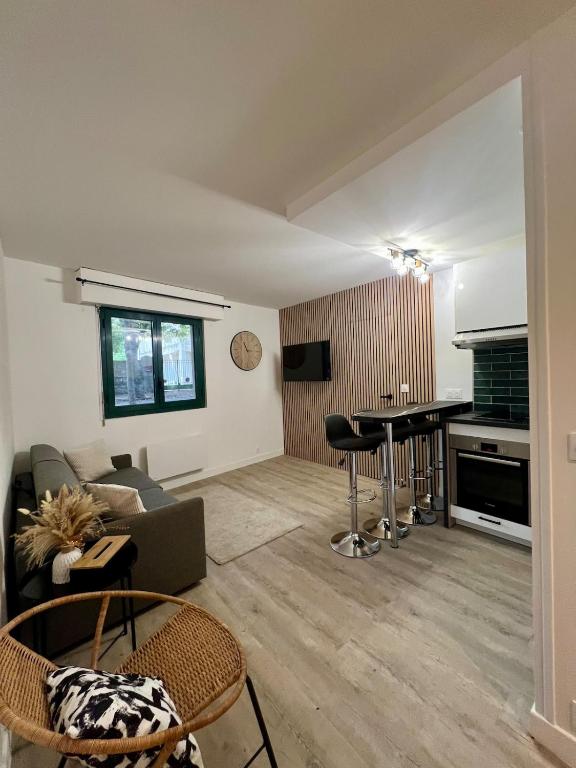 Apartment elegant and modern fully equipped near Paris