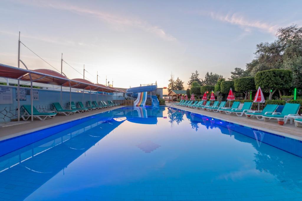 Lims Bona Dea Beach Hotel در آنتالیا