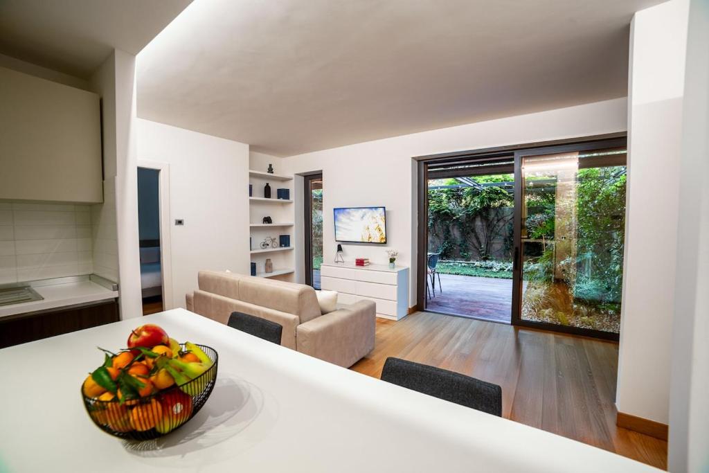 One-bedroom Apartment Unit G with Garden