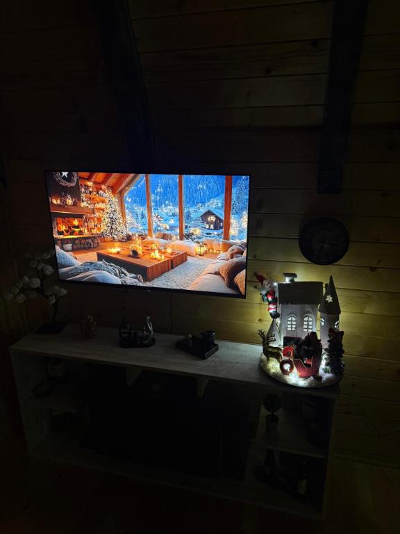 TV/trung tâm giải trí tại Tara lux