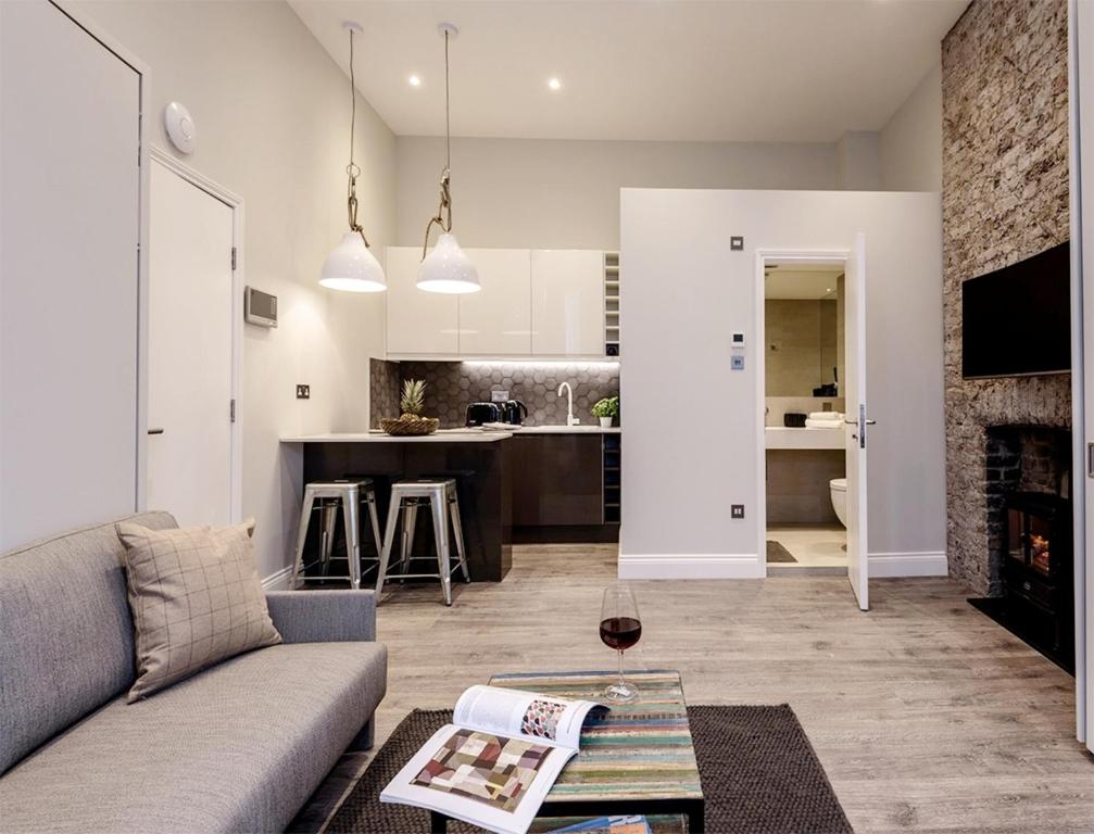 Køkken eller tekøkken på Stunning ground floor studio 5 min to tube