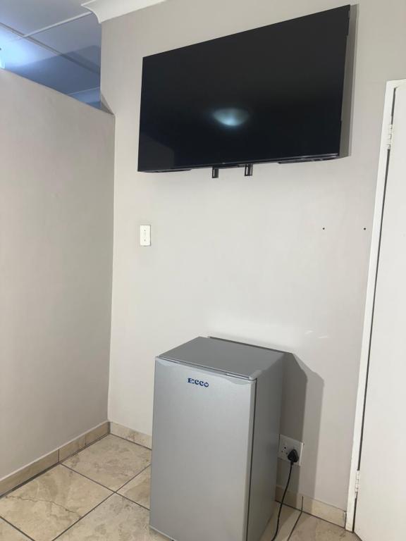 TV/trung tâm giải trí tại La Bushka Guest House