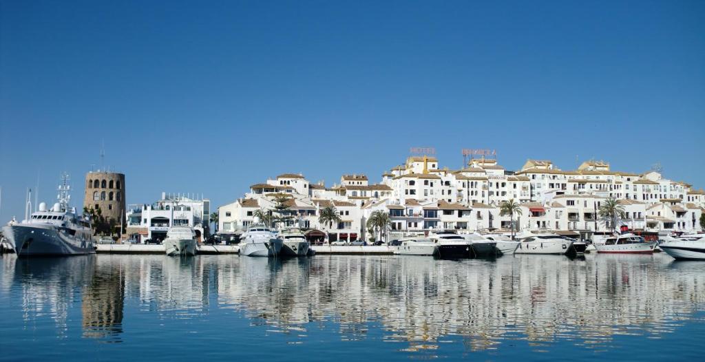 Banus Boutique Muelle del Ribera, Marbella – Precios actualizados 2023