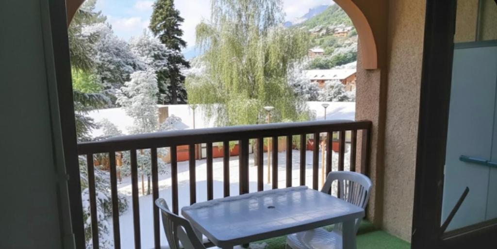 Beautiful studio with balcony in Briançon - Housity