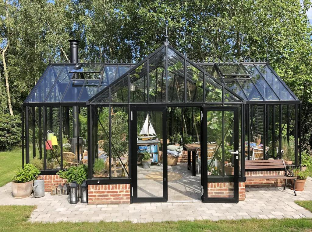 En have udenfor Charming Cottage With A Wonderful Orangery