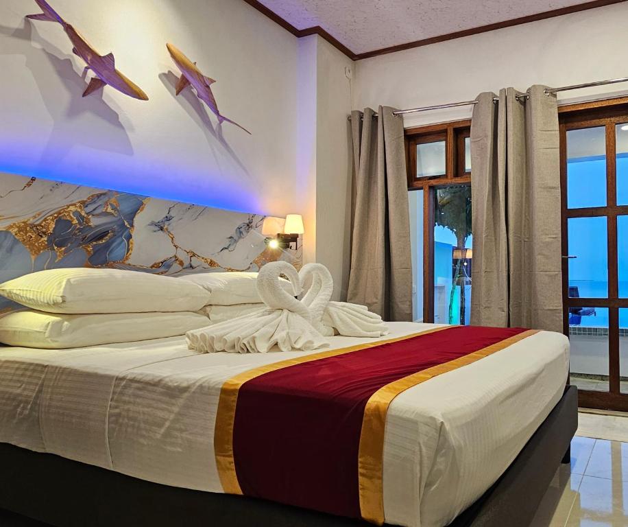 Lagoon View Maldives - View 28