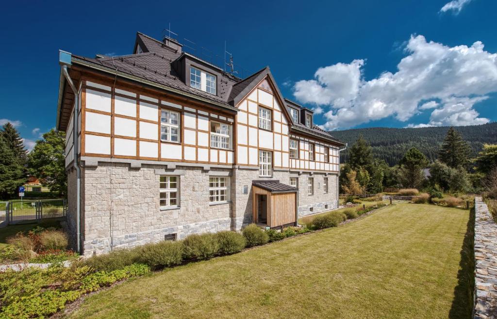 Theresian Apartment - отзывы и видео