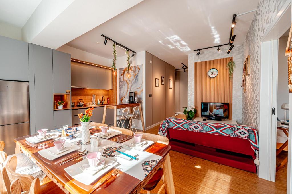 Gulta vai gultas numurā naktsmītnē Sky apartment UB