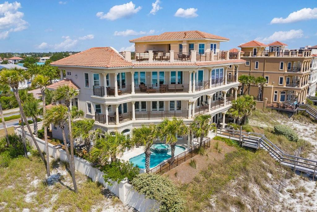 Picture of Capitano - Huge Luxury Beachfront Home with Private Pool & Rooftop Deck ...