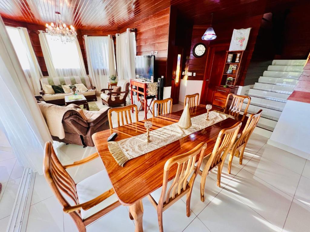 Khu vực ghế ngồi tại Casa Victoriana Aeropuerto