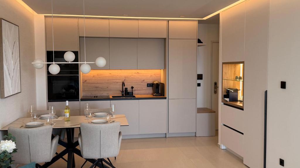 Køkken eller tekøkken på Primosten Resort Sunhill P1-S3