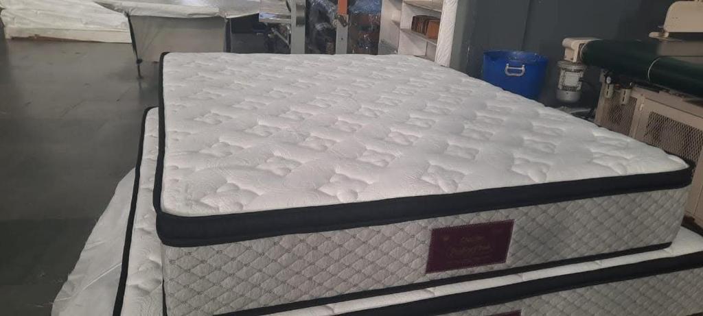 Ένα ή περισσότερα κρεβάτια σε δωμάτιο στο Annapurna Himdrishya Pokhara