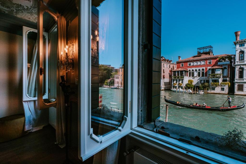 Udsigt til en flod der løber i nærheden af feriehuset