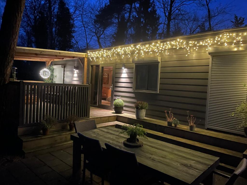 Tòa nhà nơi nhà gỗ tọa lạc