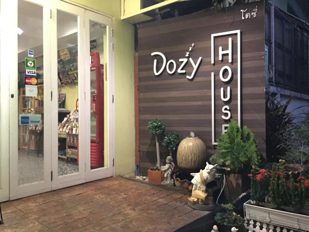The lobby or reception area at Dozy House