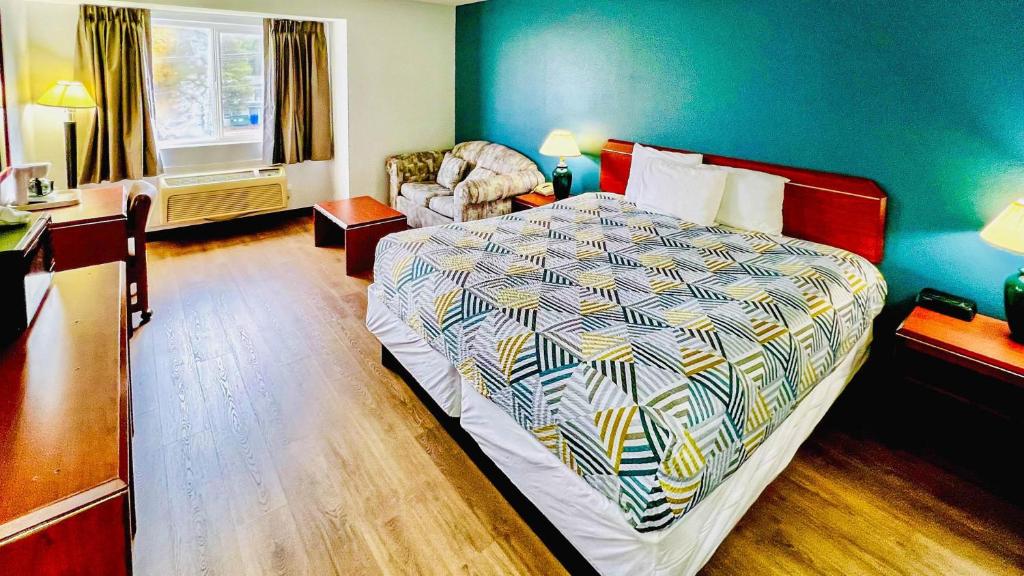 Studio 6 Suites Portland OR I-5 OHSU photo
