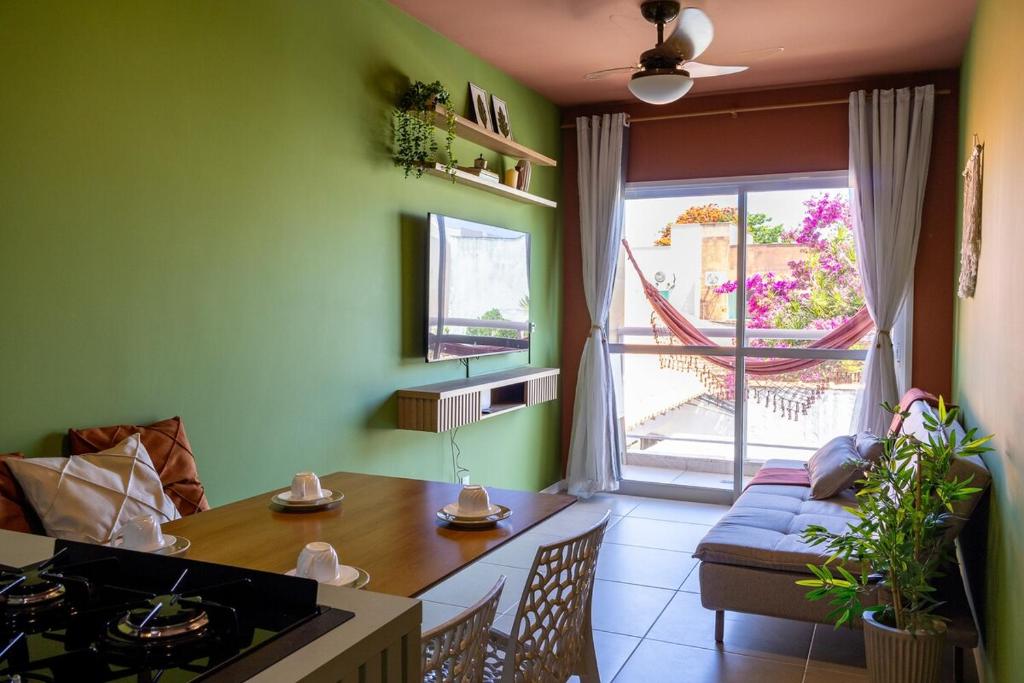 Et opholdsområde på Apartamento em Cabo Frio Proximo a Praia do Forte