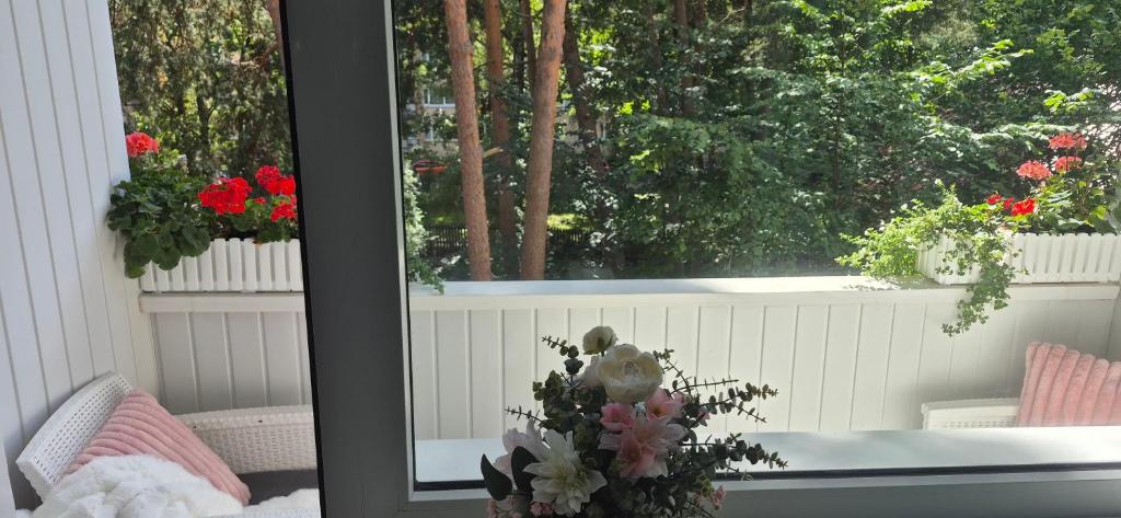 En have udenfor Boutique Pearl Apartment, Jurmala with balcony