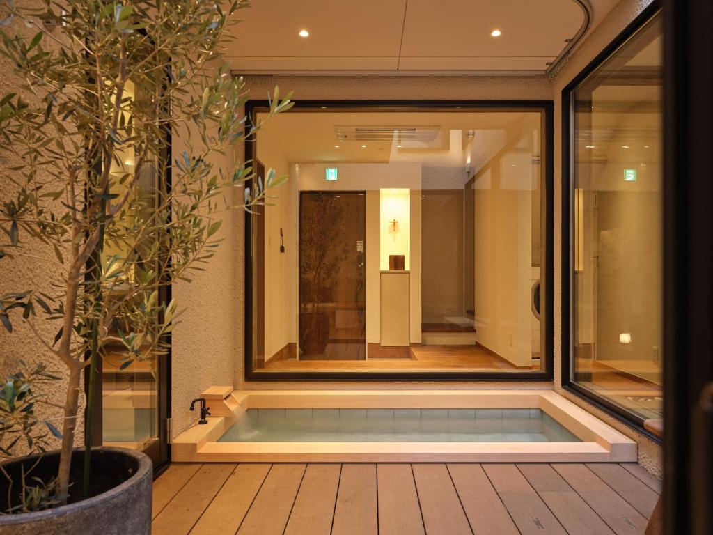 Fotografie z fotogalerie ubytování OKADOYA Osaka Kishinosato-tamade Sky Window SPA v Osace