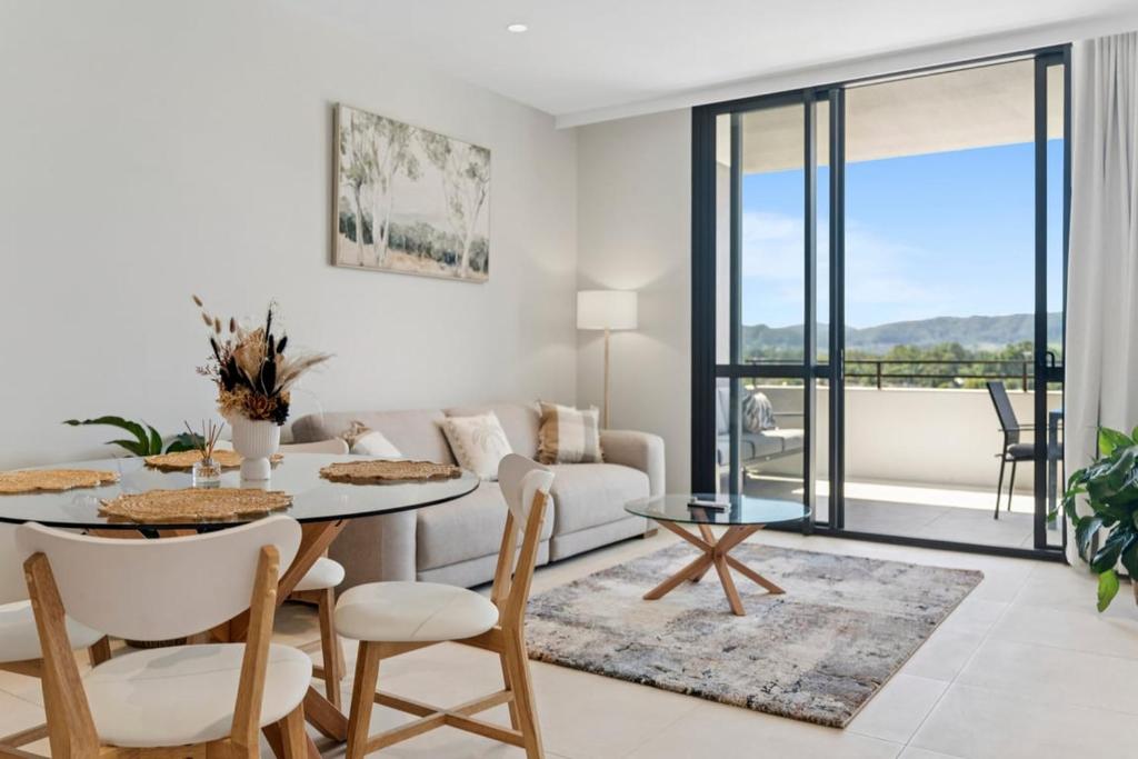 Χώρος καθιστικού στο 511 at CODA - Your Urban Oasis