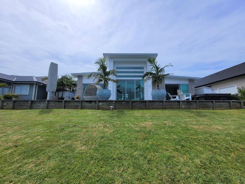 Κήπος έξω από το Hosts on the Coast Skippers Landing