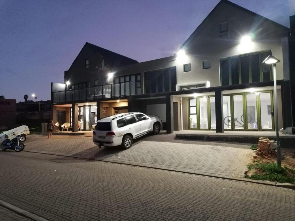 Bygningen som feriehuset ligger i