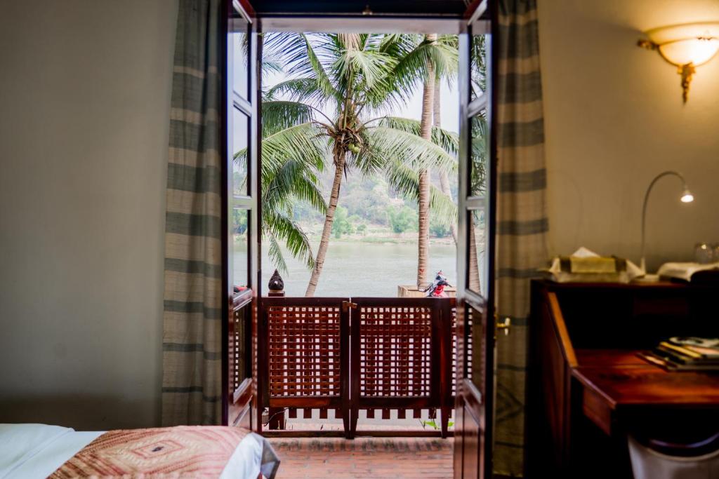 Deluxe Riverview Room Bright Perspective