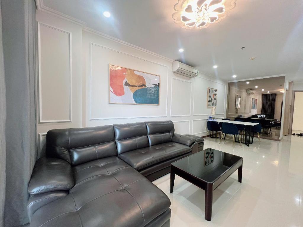 Curated visual reference: Private Luxury Penthouse Apartments Ho Chi Minh City Reference: Ha Do Centrosa Luxury Apartment Quận 10 Ho Chi Minh