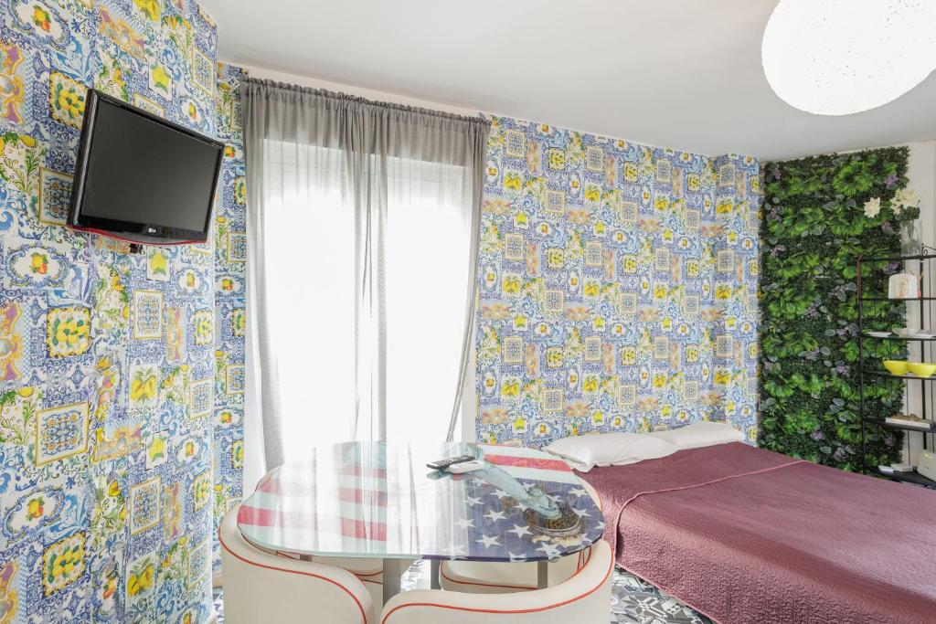 Et tv og/eller underholdning på Sevilla Center Premium Parking Free