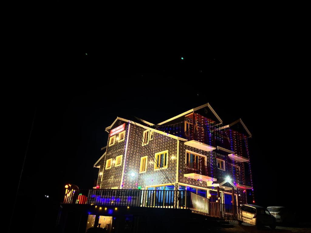 Galeriebild der Unterkunft Raj Hotel and Restaurant in Bhadarwāh