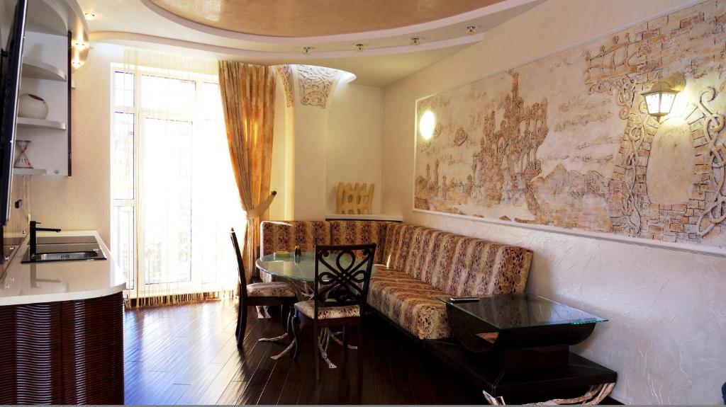 Salon ili bar u objektu Comfort in Historical Center of Odessa