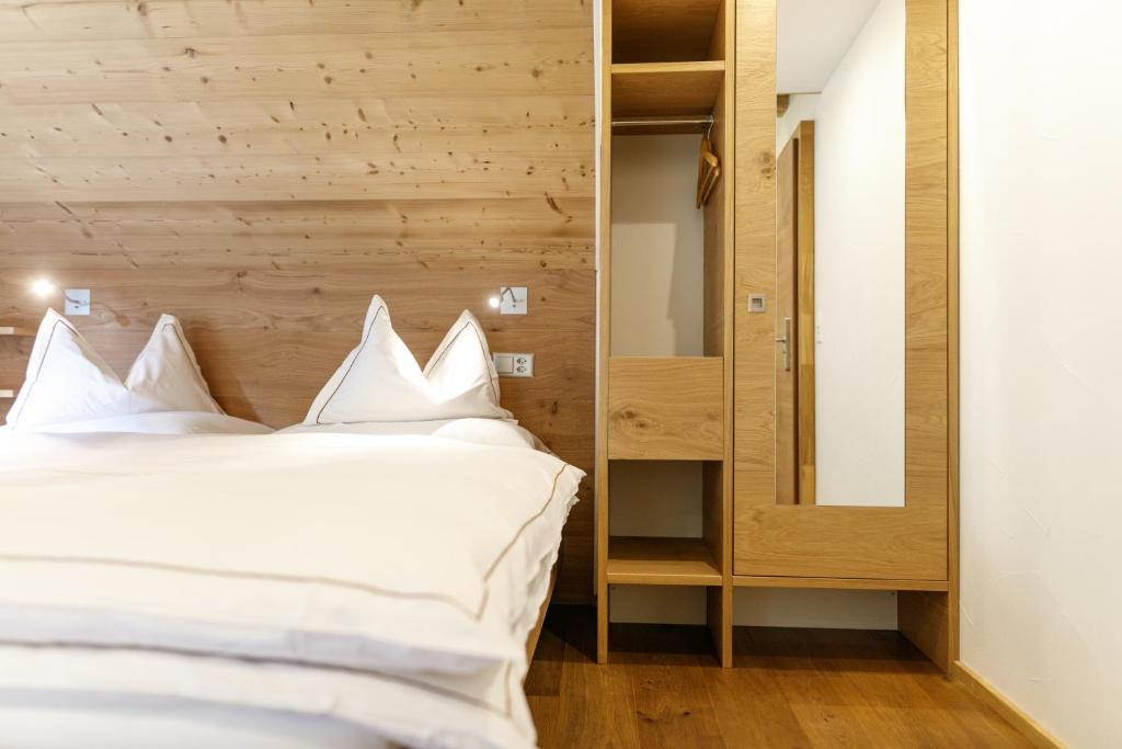 Hotel Edelweiss Blatten Lötschental - Comfort Quadruple Room