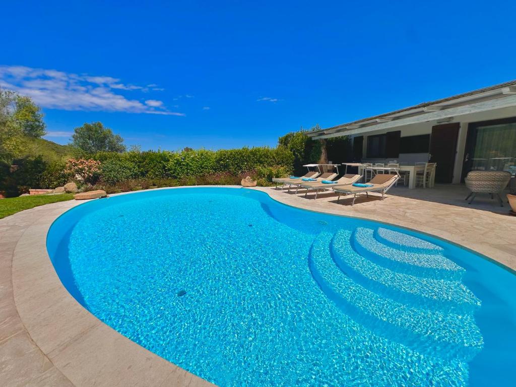 Hồ bơi trong/gần Villa Titimbaru