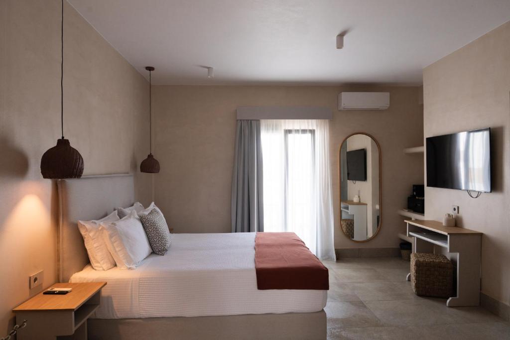 Salt Suites Paros - 18