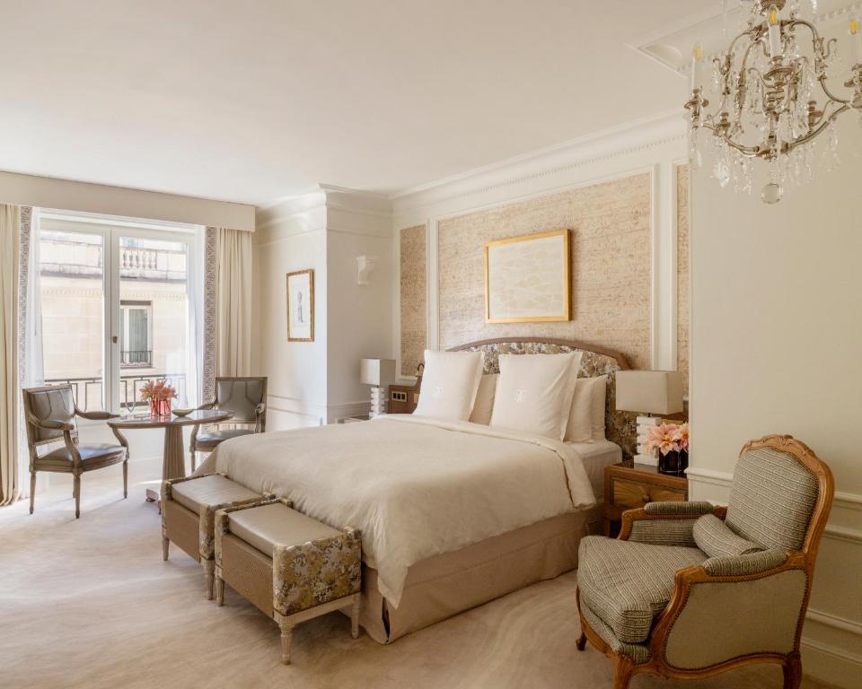 Four Seasons Hotel George V Paris - 4