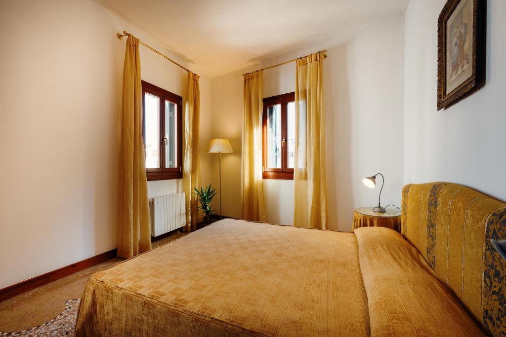 Casa Dei Pittori Venice Apartments - 13