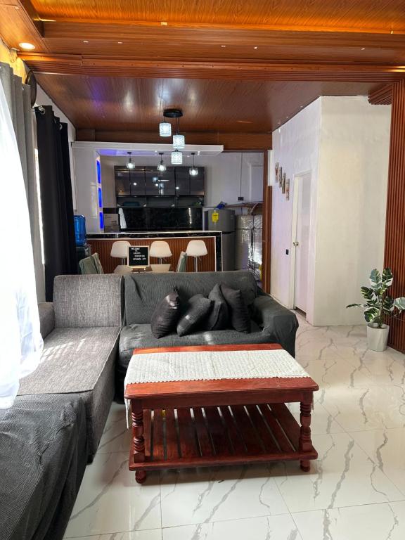 Khu vực ghế ngồi tại LALEAH Transient House