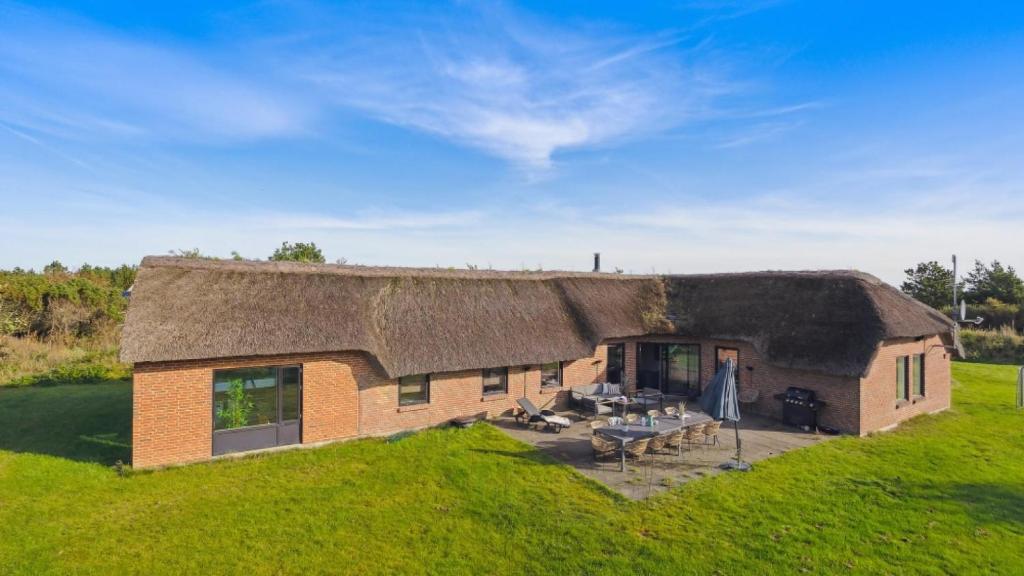 Tòa nhà nơi nhà nghỉ dưỡng tọa lạc