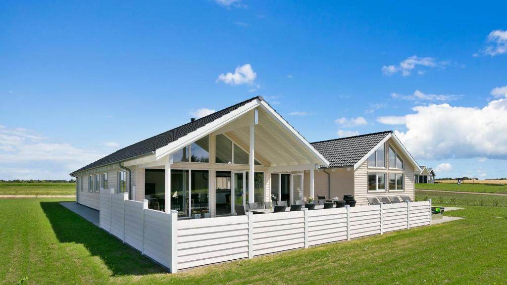 Το κτήριο όπου στεγάζεται  η παραθεριστική κατοικία