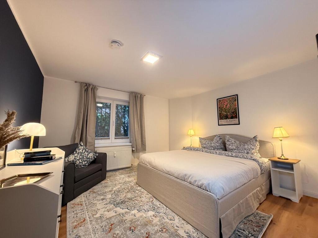 En eller flere senge i et værelse på Royal Blue Residence Elegant, Quiet and Exclusive