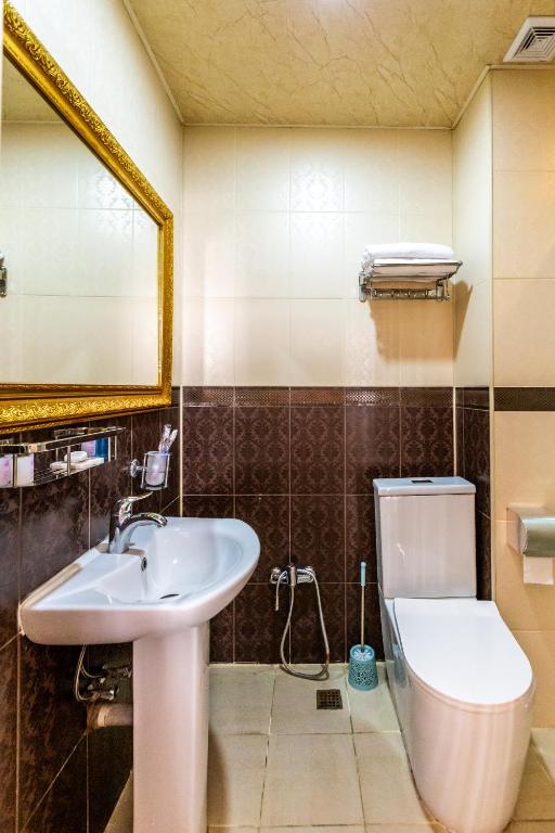 لابی و فضای عمومی Lacasa Nizami Street Inn Hotel - تصویر ۵
