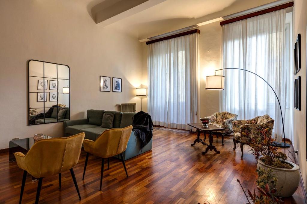 Pergola Apartment by Mamo Florence