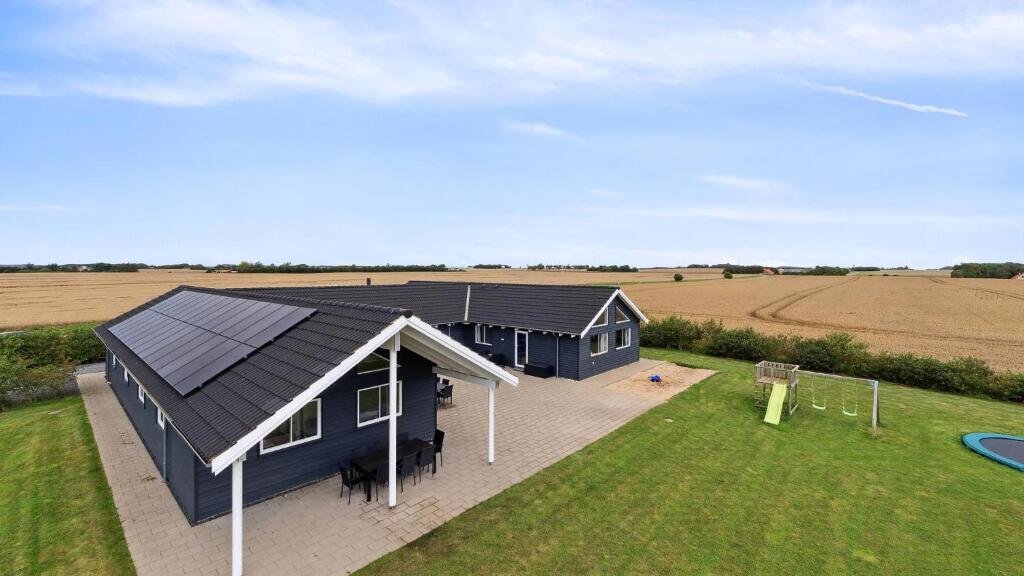 Το κτήριο όπου στεγάζεται  η παραθεριστική κατοικία