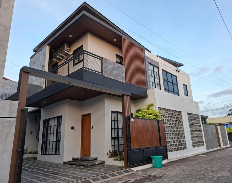 Budova, kde se vila nachází