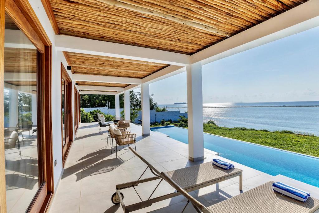 Naturlandskabet i nærheden af villaen