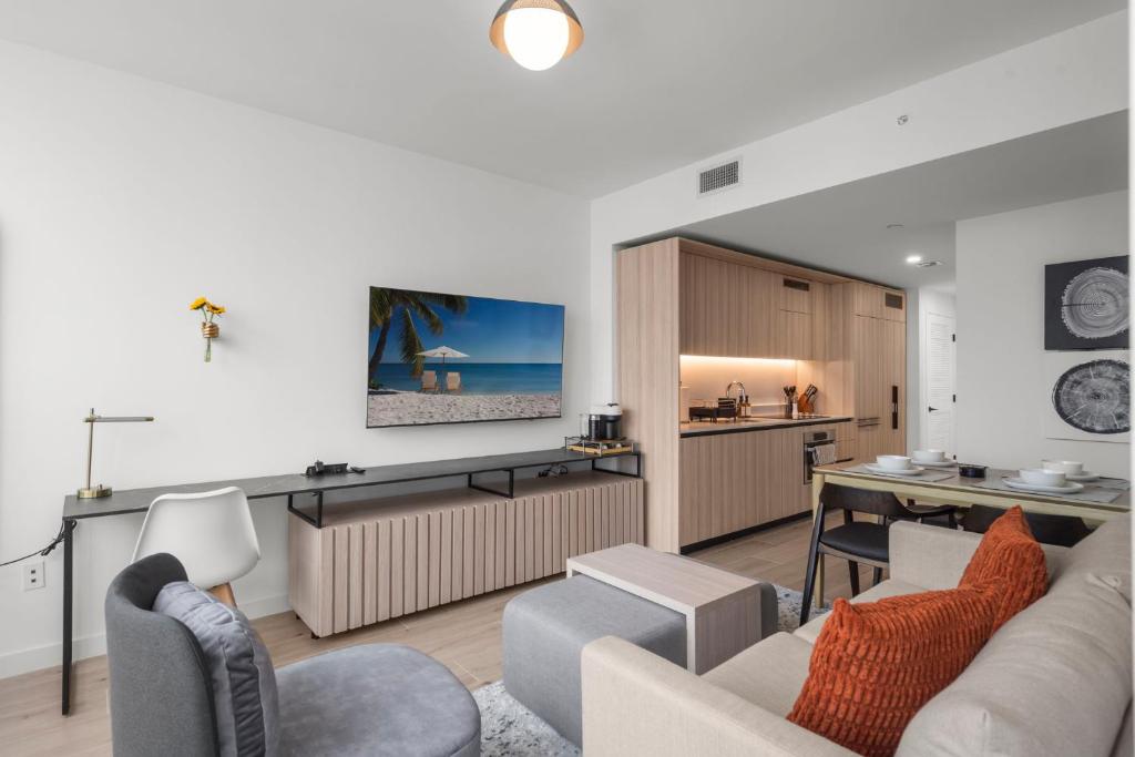 Køkken eller tekøkken på Luxury City Views in Downtown Miami