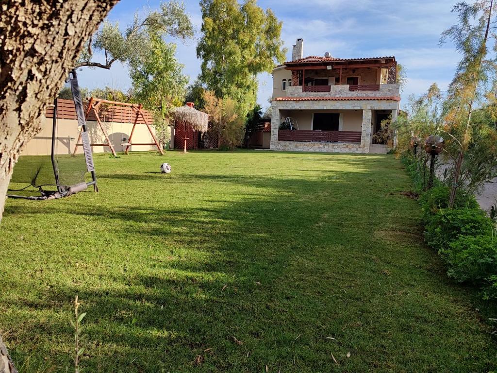 Zahrada ubytování George's family friendly maisonette with great exterior