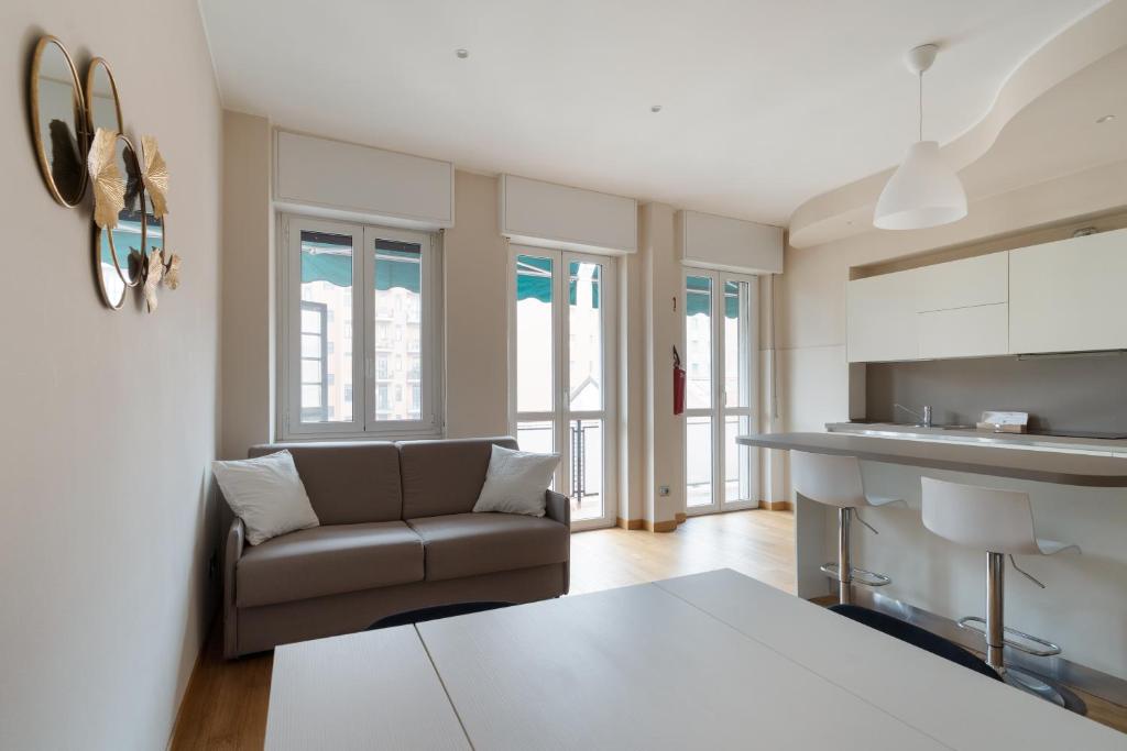 GuestHost - Bright Apartment Milan Gambara